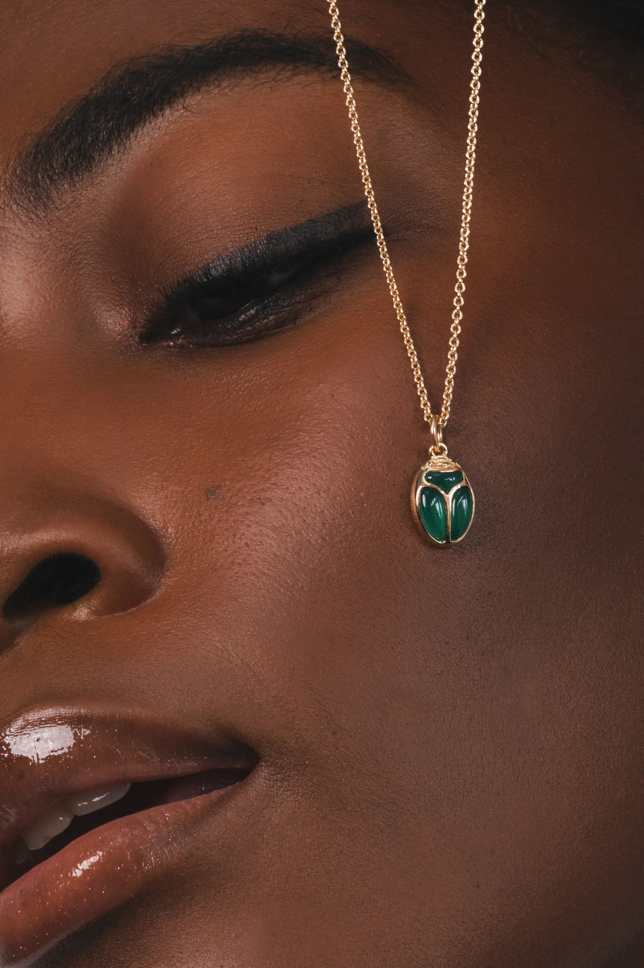 Collier SCARABÉE Pierres fines verte