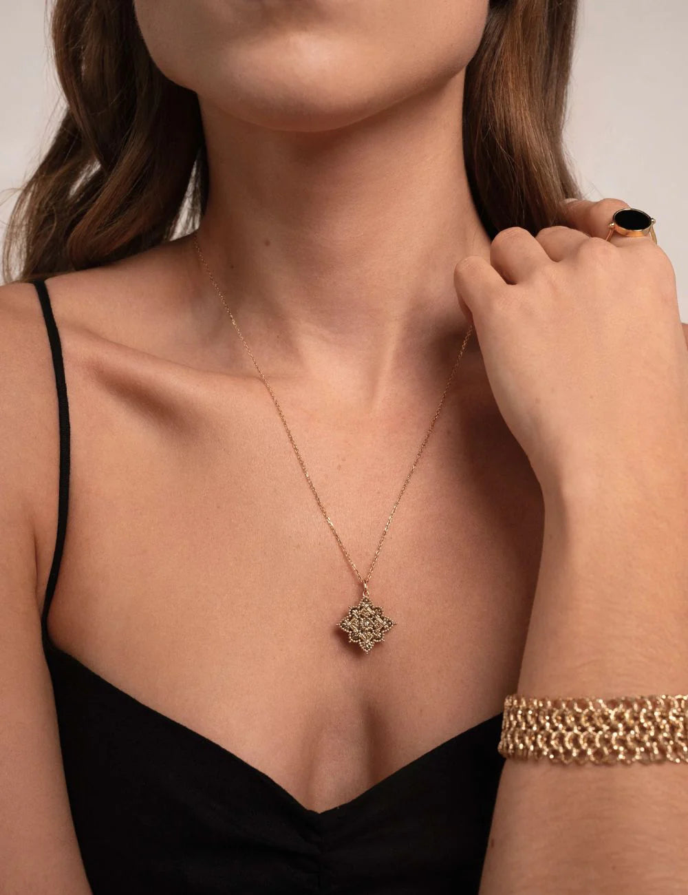 Collier Ines